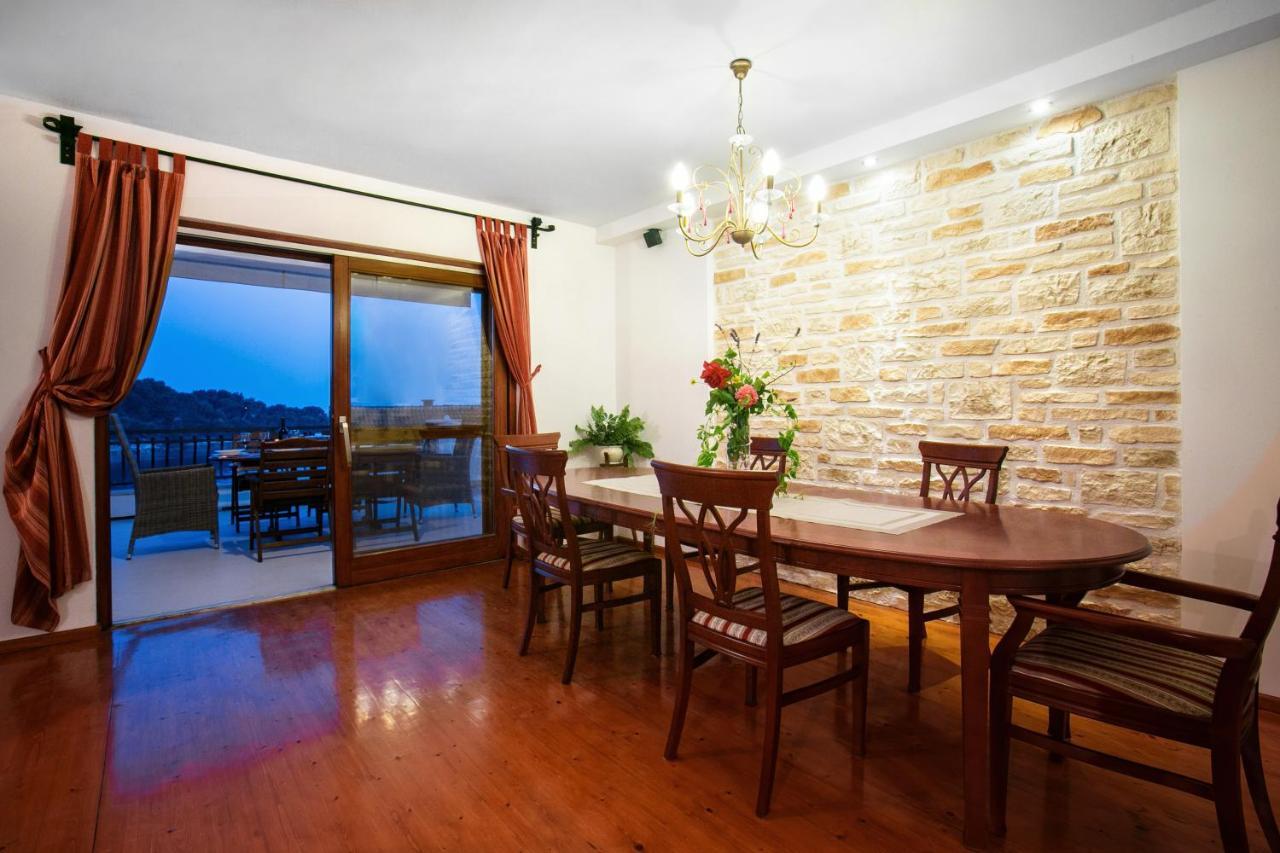 Golden view luxury apartment Maslinica Extérieur photo