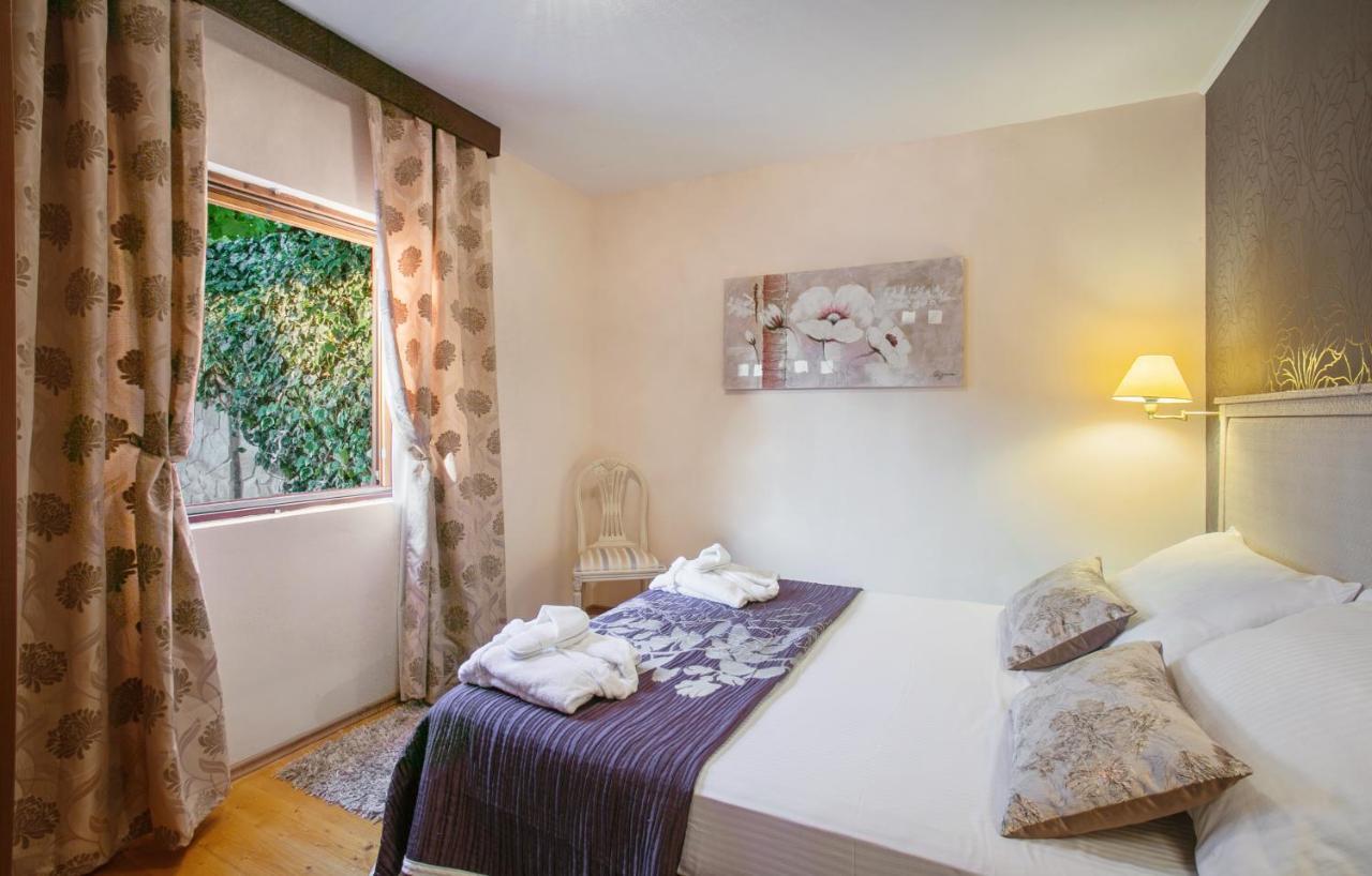 Golden view luxury apartment Maslinica Extérieur photo