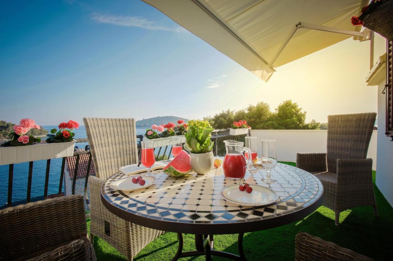 Golden view luxury apartment Maslinica Extérieur photo