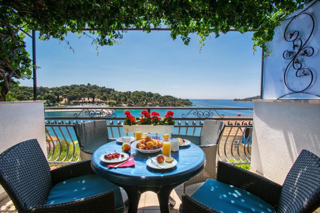 Golden view luxury apartment Maslinica Extérieur photo